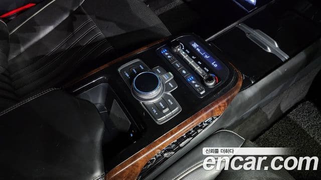 Genesis EQ900 Prestige, 2017 19