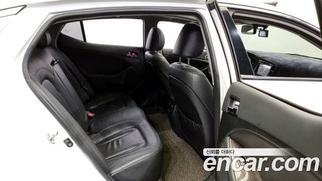 Kia K5 Prestige, 2011 12