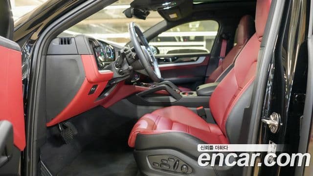 Porsche Cayenne (PO536) 3.0 E-гибрид купе, 2024 6