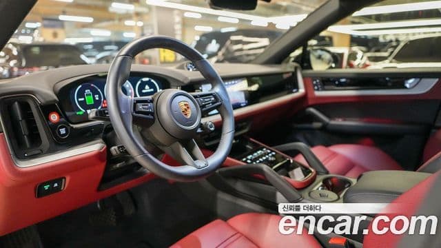 Porsche Cayenne (PO536) 3.0 E-гибрид купе, 2024 9