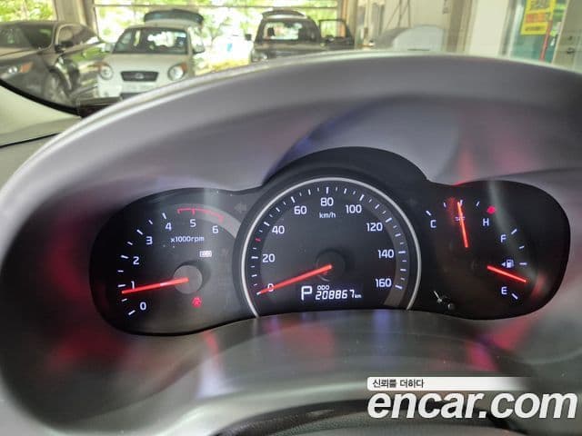 Kia Carnival R Grand Carnival GX, 2014 8