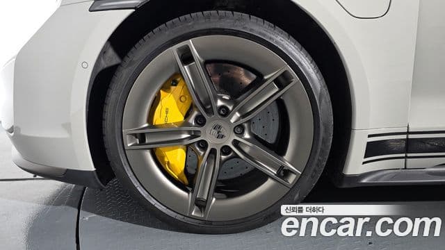 Porsche 타이칸 турбо S, 2025 все фото