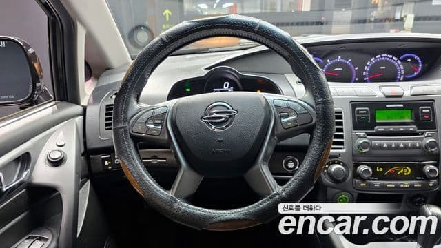 KG모빌리티(SsangYong) Korando 투리스모 4WD TX 9인승, 2019 13