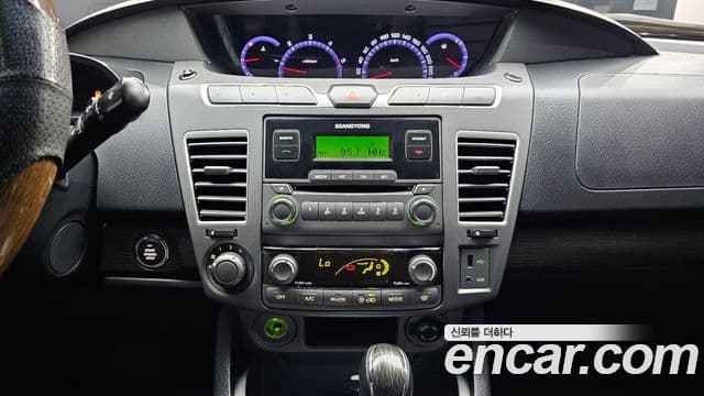 KG모빌리티(SsangYong) Korando 투리스모 4WD TX 9인승, 2019 14