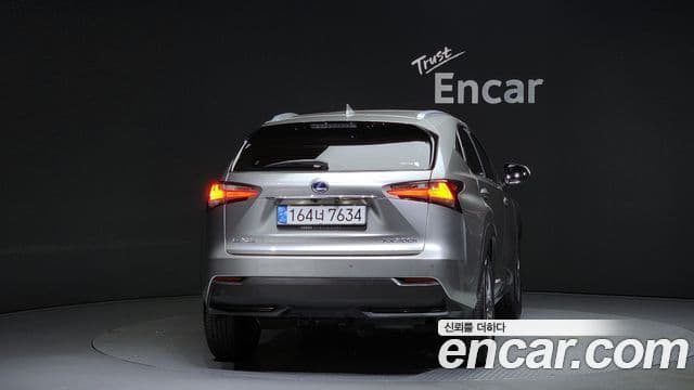 Lexus NX300h Supreme, 2017 4