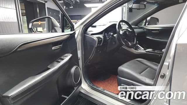 Lexus NX300h Supreme, 2017 10