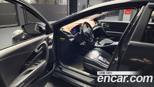 Hyundai Grandeur HG Modern, 2013 10