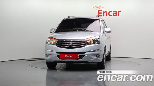 KG모빌리티(SsangYong) Korando 투리스모 4WD RT 9인승, 2015 3