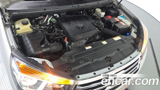 KG모빌리티(SsangYong) Korando 투리스모 4WD RT 9인승, 2015 6