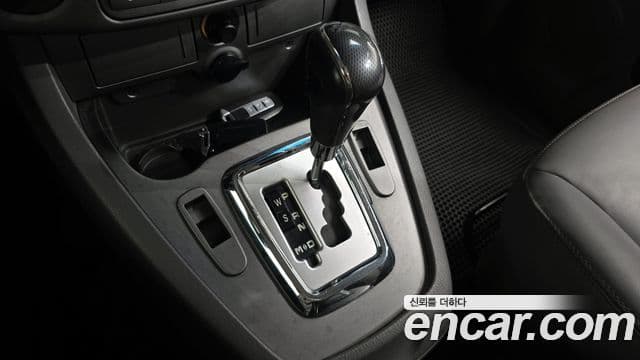 KG모빌리티(SsangYong) Korando 투리스모 4WD RT 9인승, 2015 9