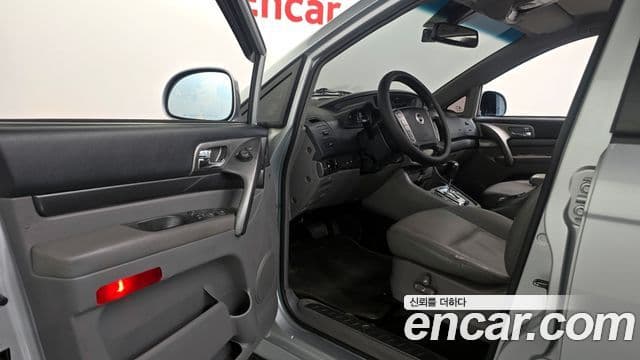 KG모빌리티(SsangYong) Korando 투리스모 4WD RT 9인승, 2015 11