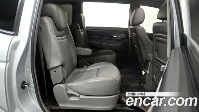 KG모빌리티(SsangYong) Korando 투리스모 4WD RT 9인승, 2015 12