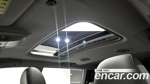 KG모빌리티(SsangYong) Korando 투리스모 4WD RT 9인승, 2015 19