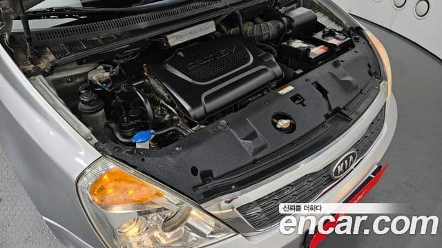 Kia Carnival R R Special, 2011 6