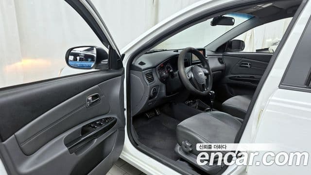 Kia Pride(новый кузов / новое поколение) 4DR 1.6 CVVT SLX, 2010 10