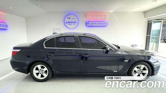 BMW 5시리즈 (E60) 520i седан, 2008 8