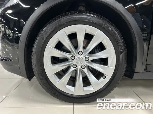 Tesla модель X Long Range, 2020 14