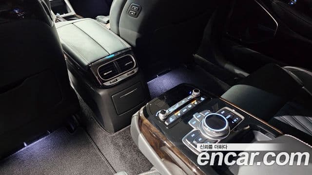 Genesis G90 Luxury, 2019 18