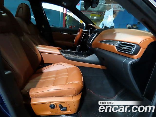 Maserati Levante 3.0 дизель AWD GranSport, 2017 12