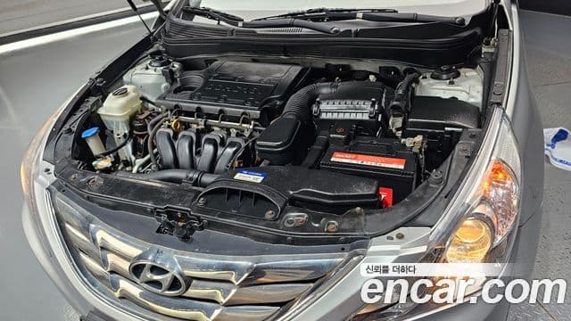 Hyundai YF Sonata чёрный, 2011 6