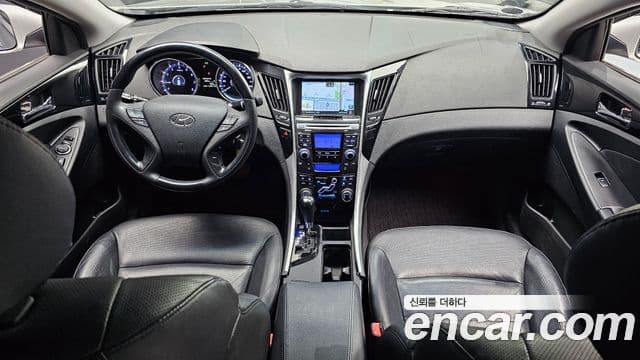 Hyundai YF Sonata чёрный, 2011 7