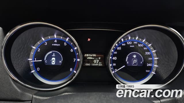 Hyundai YF Sonata чёрный, 2011 8