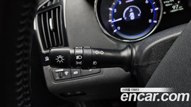 Hyundai YF Sonata чёрный, 2011 17