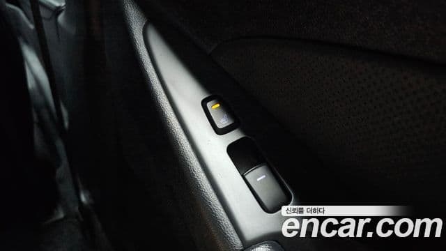 Hyundai YF Sonata чёрный, 2011 19