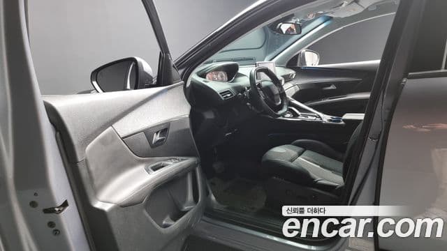 Peugeot 3008 2세대 1.6 BlueHDi Allure, 2017 10