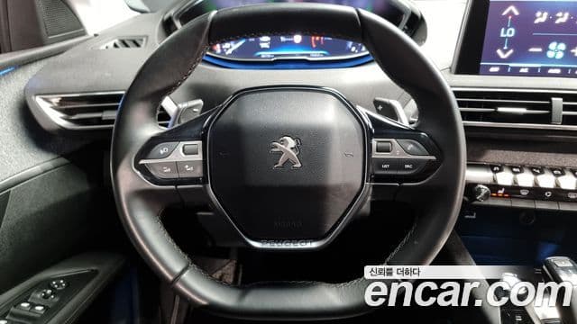 Peugeot 3008 2세대 1.6 BlueHDi Allure, 2017 13