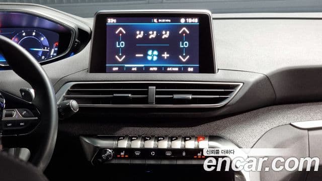 Peugeot 3008 2세대 1.6 BlueHDi Allure, 2017 14