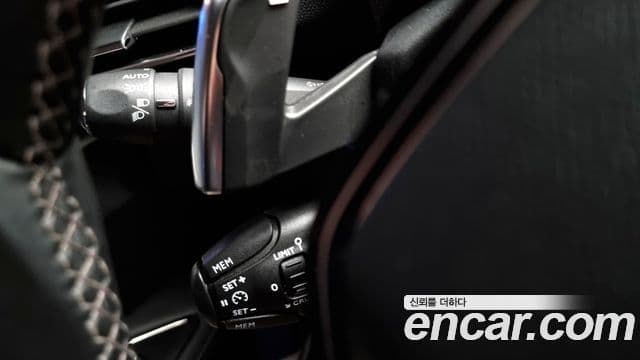 Peugeot 3008 2세대 1.6 BlueHDi Allure, 2017 18