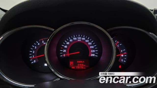 Kia Sorento R люксовая версия, 2012 8