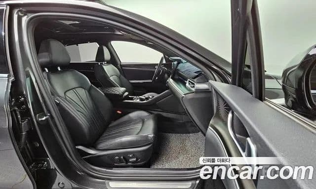 Kia K5 3세대 Signature, 2023 10