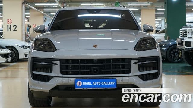 Porsche Cayenne (PO536), 2024 3