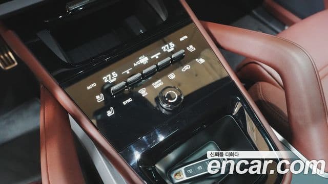 Porsche Cayenne (PO536), 2024 12