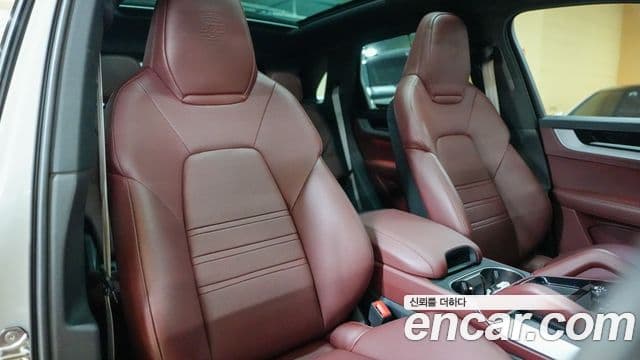 Porsche Cayenne (PO536), 2024 13