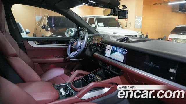 Porsche Cayenne (PO536), 2024 15