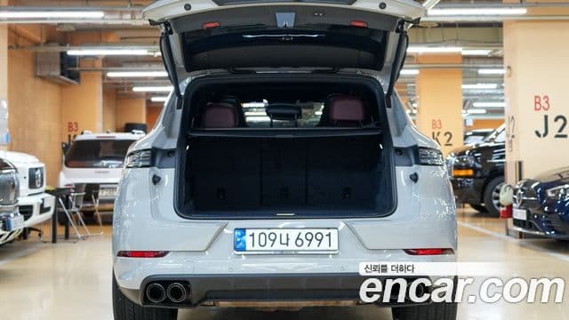 Porsche Cayenne (PO536), 2024 17