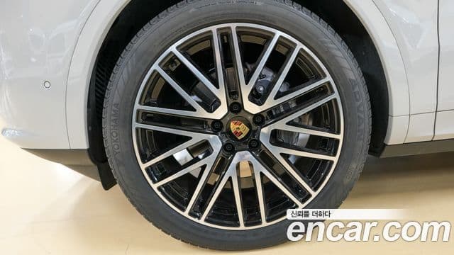 Porsche Cayenne (PO536), 2024 18