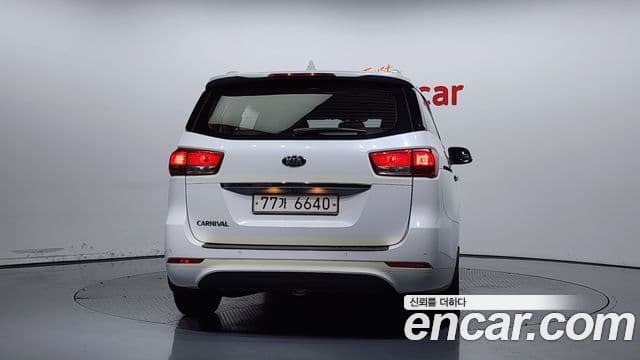 Kia All New Carnival Luxury, 2017 4