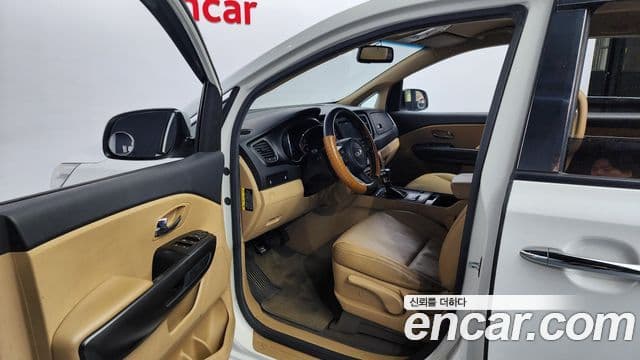 Kia All New Carnival Luxury, 2017 10