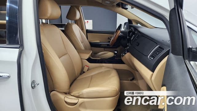 Kia All New Carnival Luxury, 2017 11