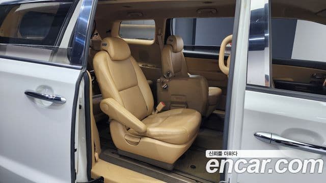 Kia All New Carnival Luxury, 2017 12