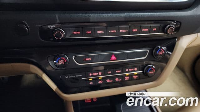 Kia All New Carnival Luxury, 2017 17