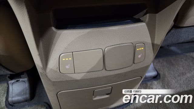 Kia All New Carnival Luxury, 2017 18