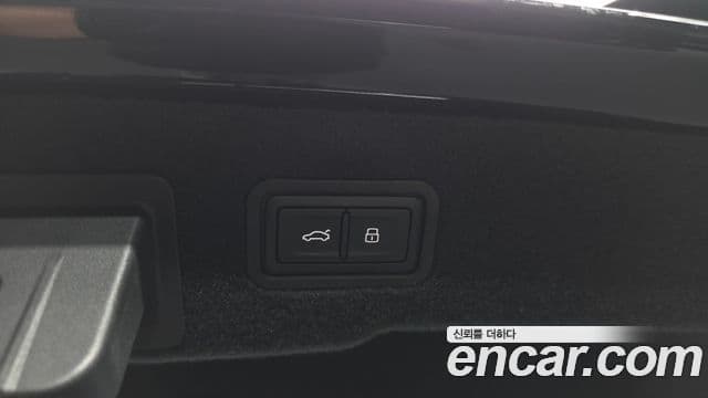 Audi A8 (D5) 55 TFSI Quattro Premium LWB, 2023 20