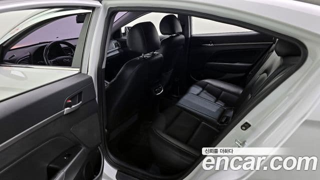 Hyundai Avante AD Modern, 2016 11