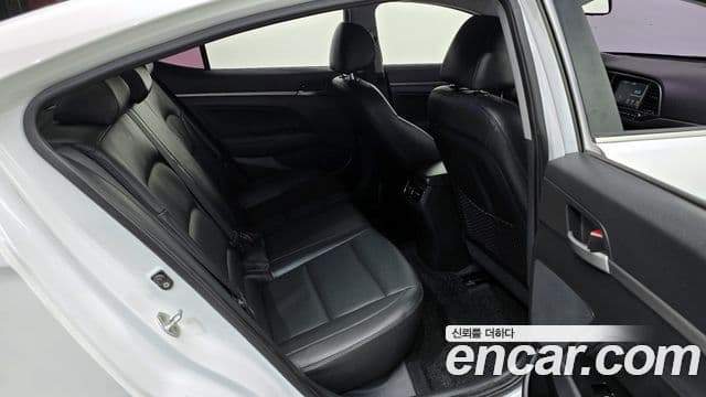 Hyundai Avante AD Modern, 2016 13