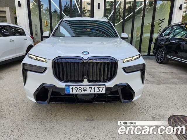 BMW X7 (G07) xDrive 40i M Sport 6인승, 2025 1